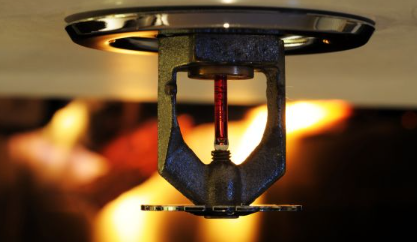 ESFR Sprinkler Nedir? Yüksek Riskli Depolarda Yangın Güvenliği Devrimi